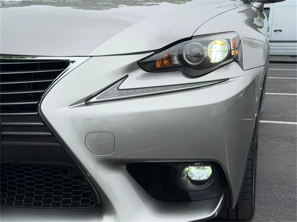 2016 Lexus IS 3rd Gen - Image 13 of 31