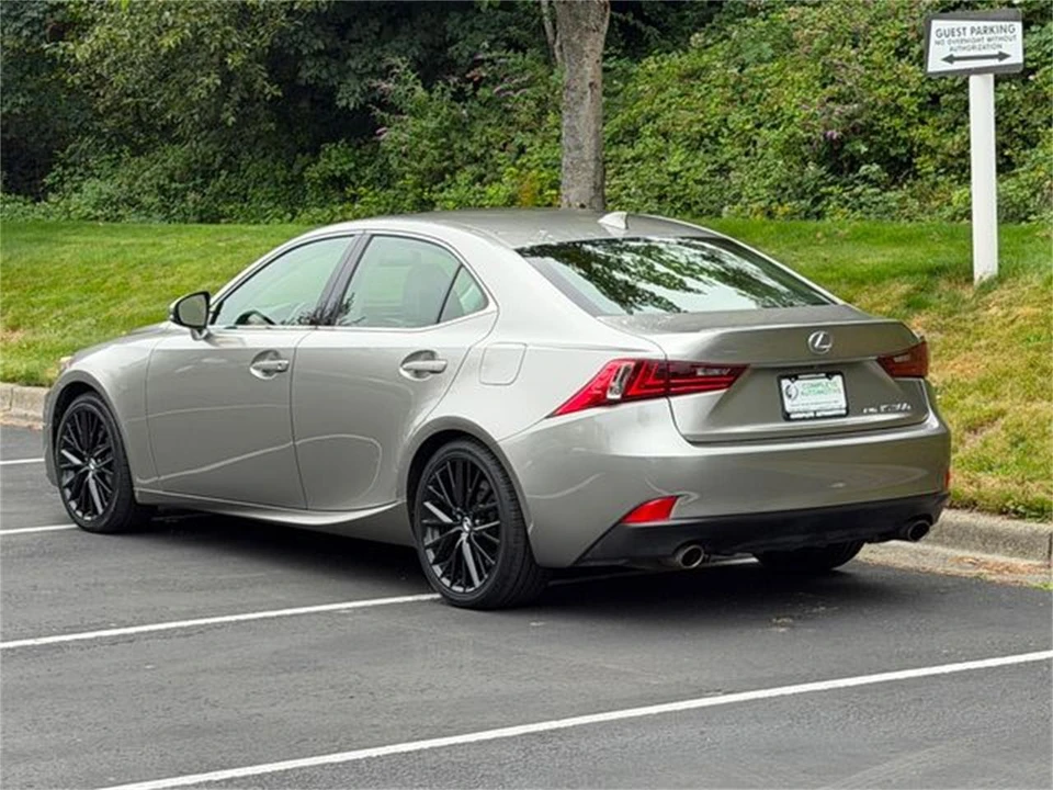 2016 Lexus IS 3rd Gen - Image 5 of 31