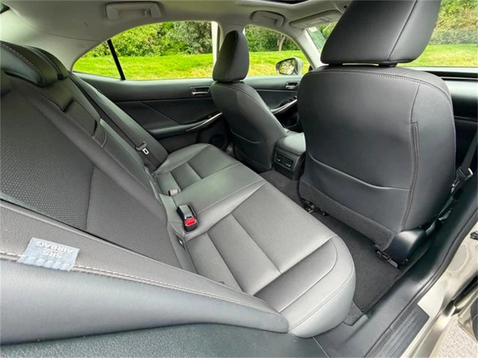 2016 Lexus IS 3rd Gen - Image 29 of 31
