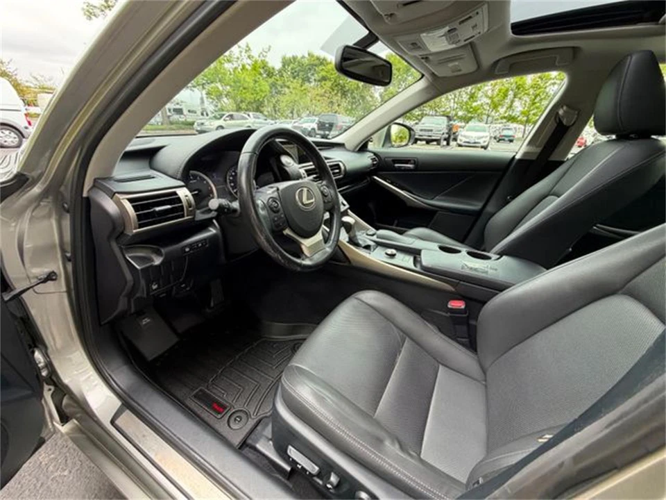 2016 Lexus IS 3rd Gen - Image 20 of 31