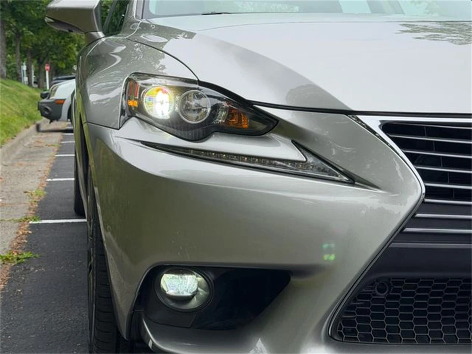 2016 Lexus IS 3rd Gen - Image 10 of 31