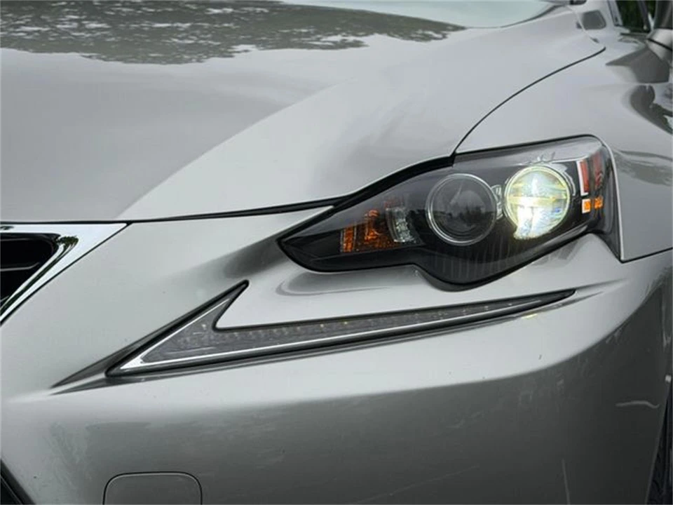 2016 Lexus IS 3rd Gen - Image 12 of 31