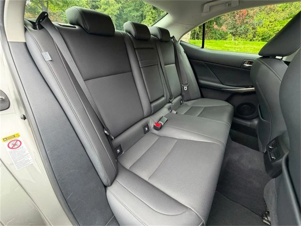 2016 Lexus IS 3rd Gen - Image 30 of 31