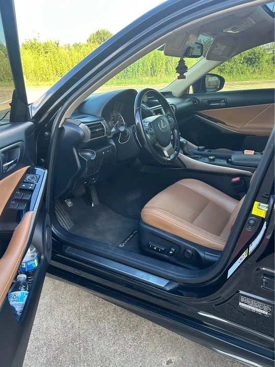 2016 Lexus IS 3rd Gen - Image 8 of 16