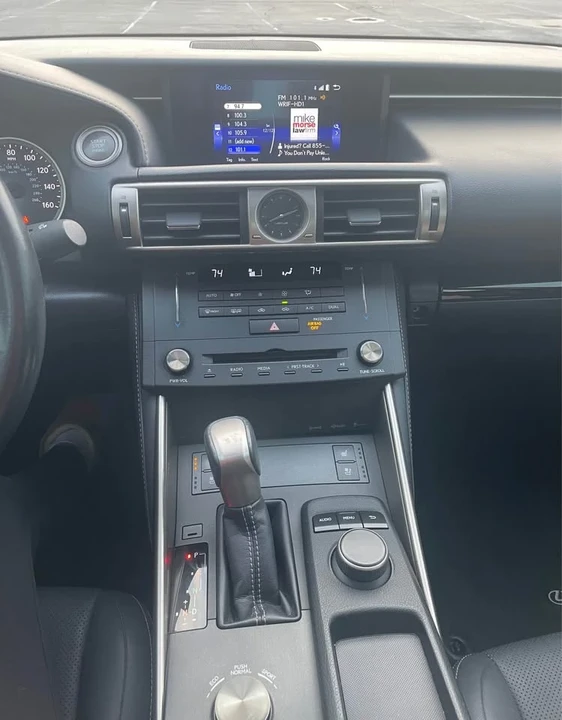 2016 Lexus IS 3rd Gen - Image 8 of 10