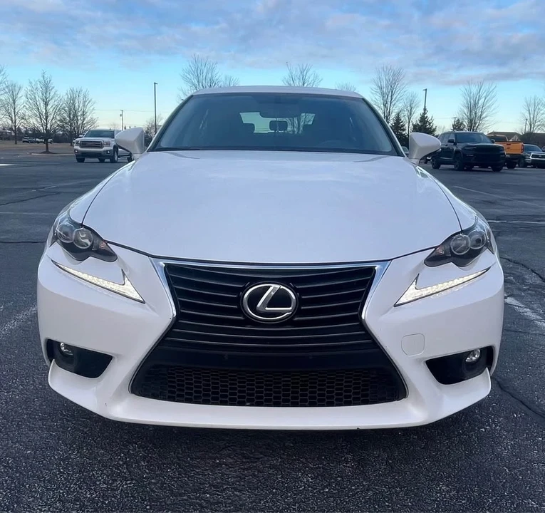 2016 Lexus IS 3rd Gen - Image 4 of 10