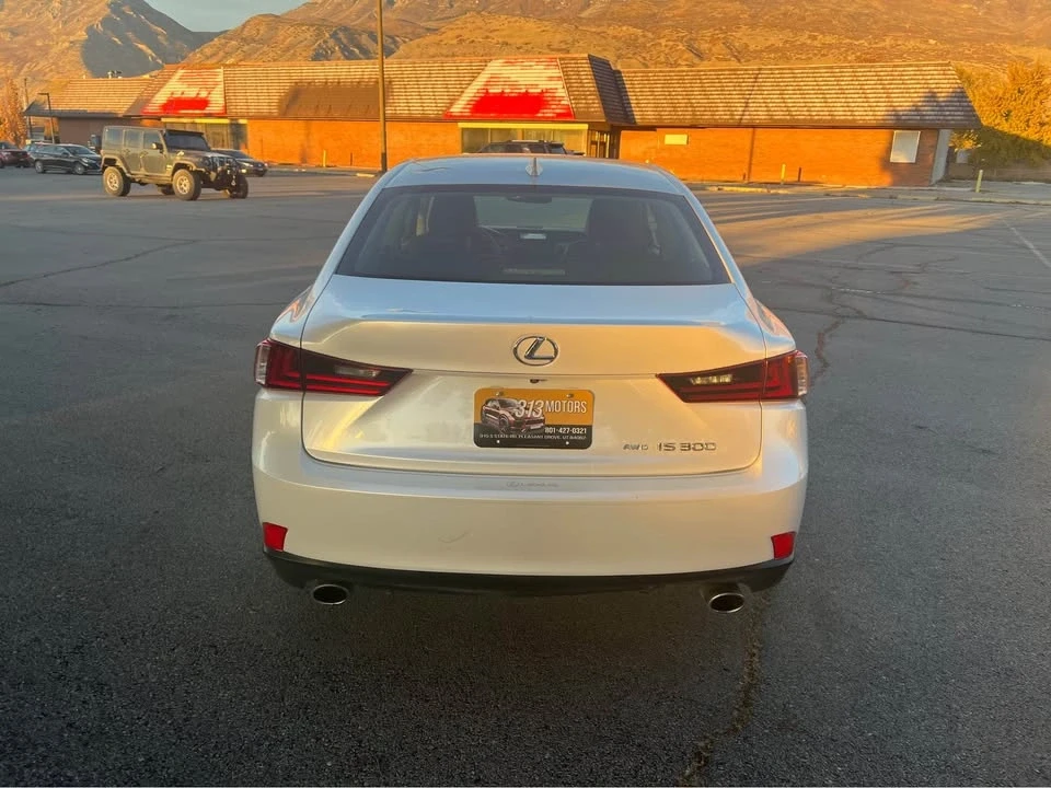 2016 Lexus IS 3rd Gen - Image 7 of 20