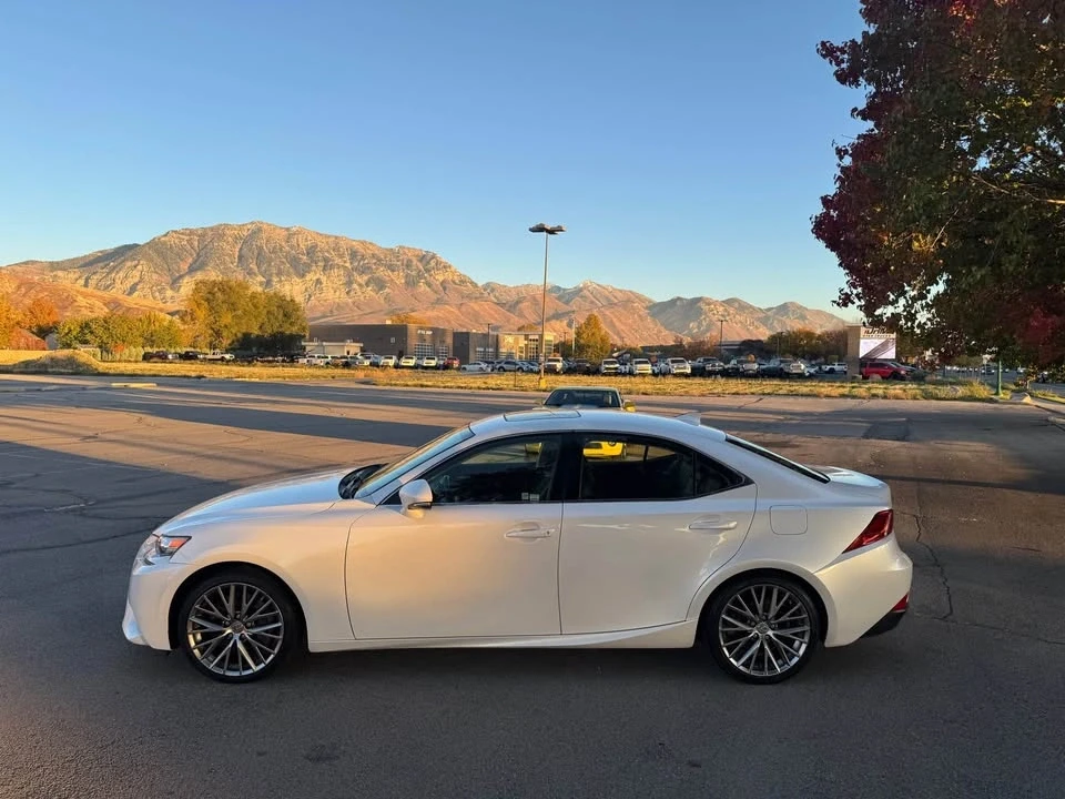2016 Lexus IS 3rd Gen - Image 4 of 16