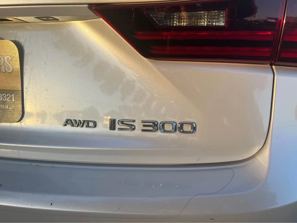 2016 Lexus IS 3rd Gen - Image 9 of 20