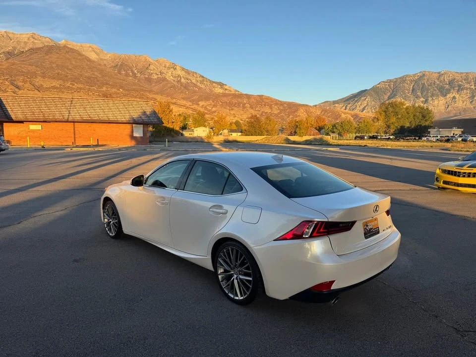 2016 Lexus IS 3rd Gen - Image 5 of 16
