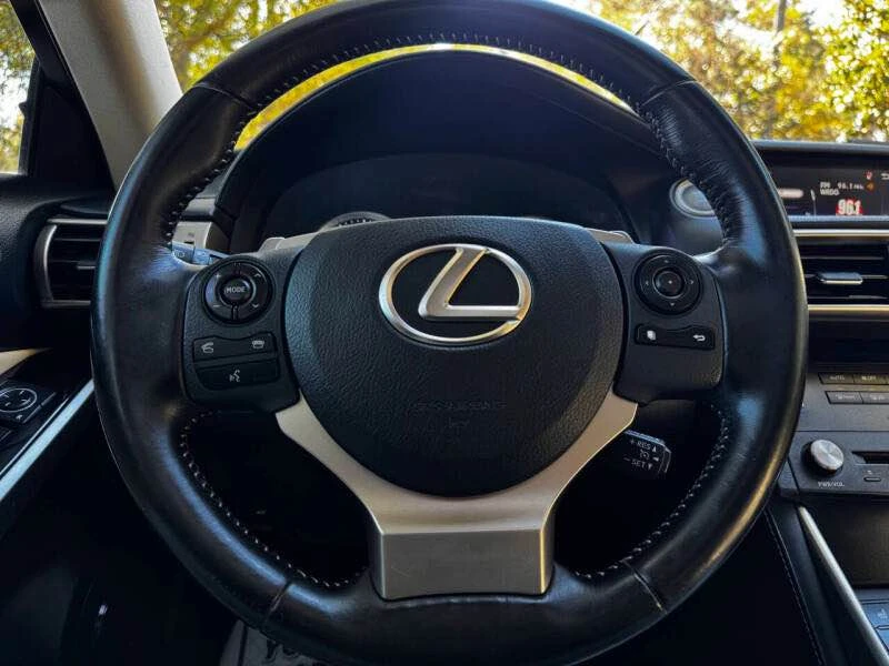 2016 Lexus IS 3rd Gen - Image 18 of 19