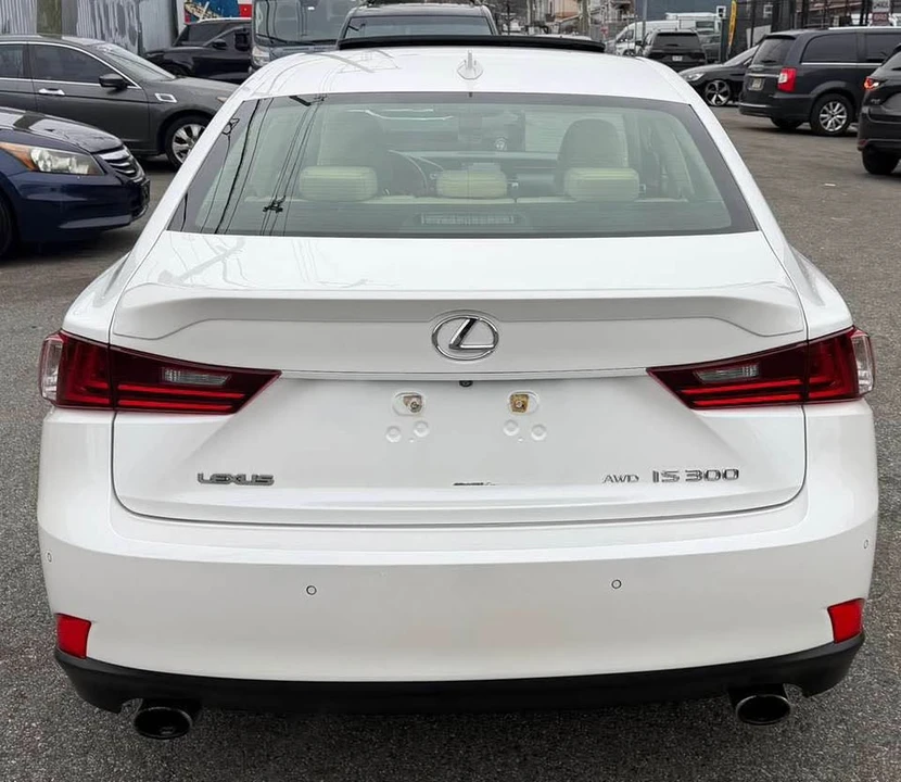 2016 Lexus IS 3rd Gen - Image 4 of 18