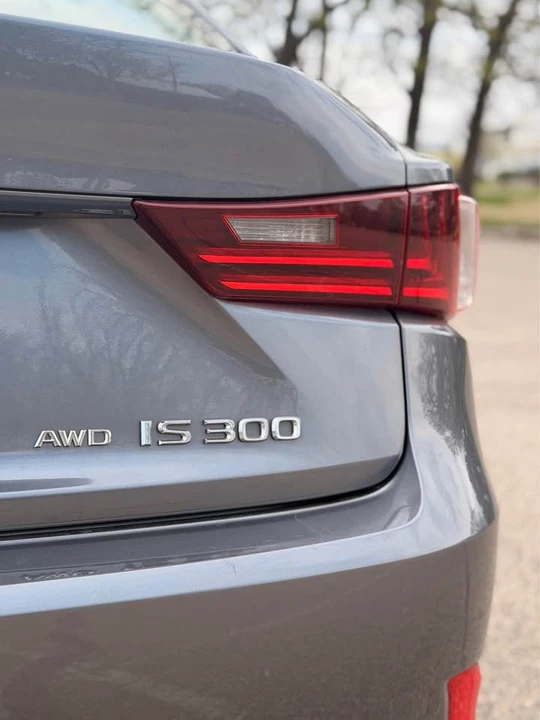 2016 Lexus IS 3rd Gen - Image 5 of 9