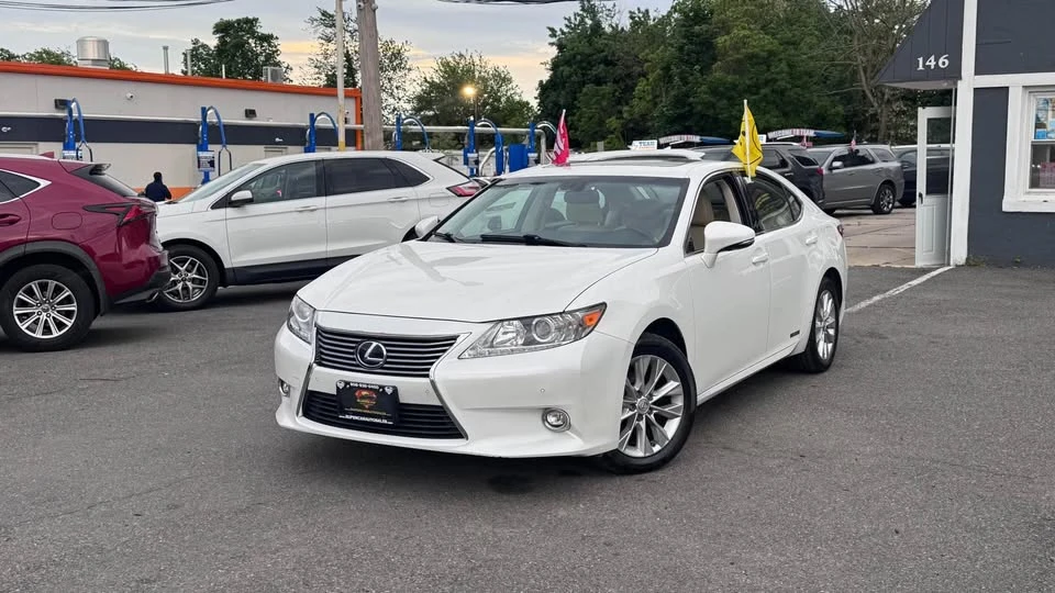 2016 Lexus IS 3rd Gen - Image 2 of 18