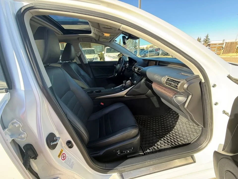 2016 Lexus IS 3rd Gen - Image 17 of 20