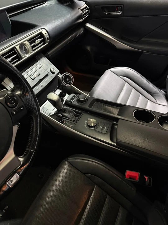 2016 Lexus IS 3rd Gen - Image 5 of 9