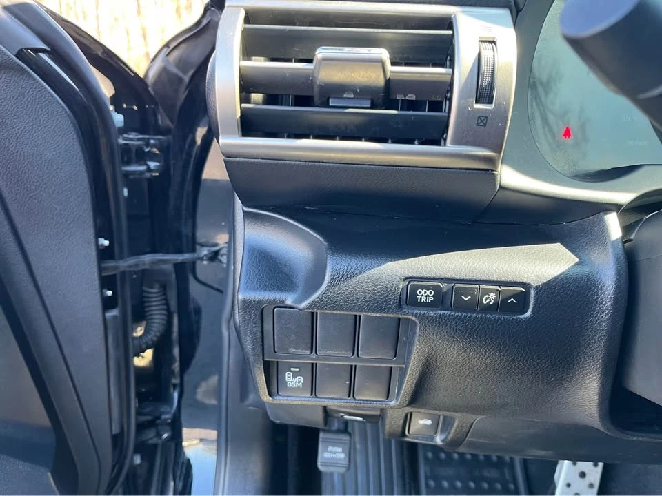 2016 Lexus IS 3rd Gen - Image 19 of 20