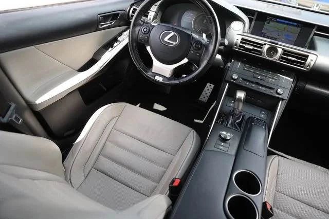 2016 Lexus IS 3rd Gen - Image 19 of 20