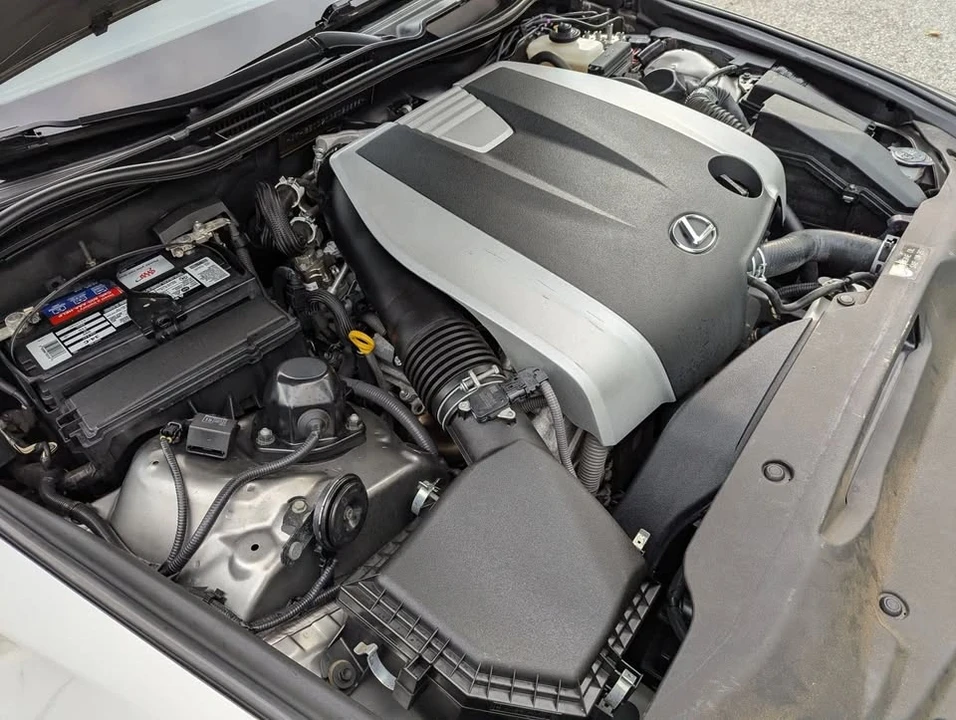 2016 Lexus IS 3rd Gen - Image 7 of 20