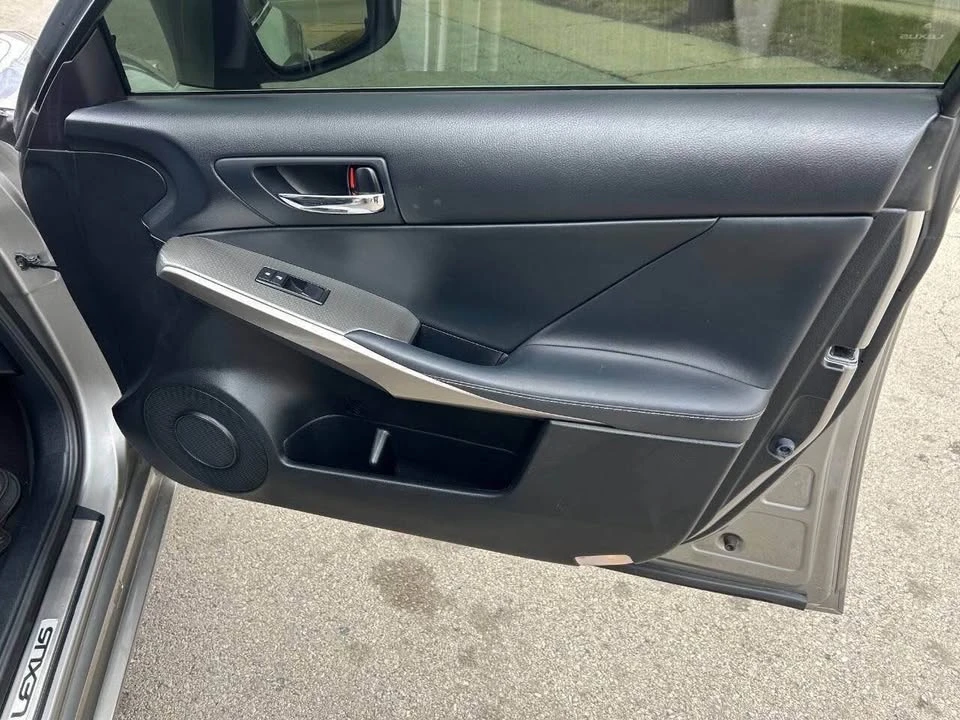 2016 Lexus IS 3rd Gen - Image 12 of 20