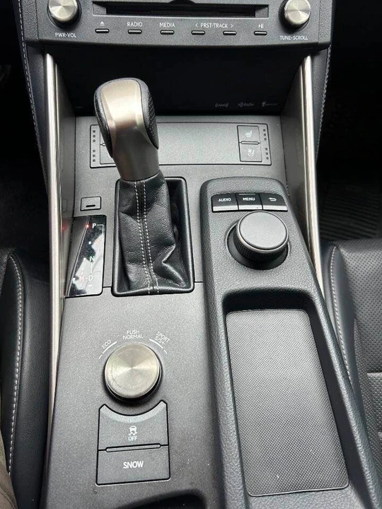 2016 Lexus IS 3rd Gen - Image 17 of 20