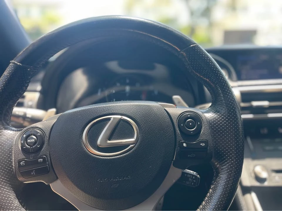 2016 Lexus IS 3rd Gen - Image 17 of 19