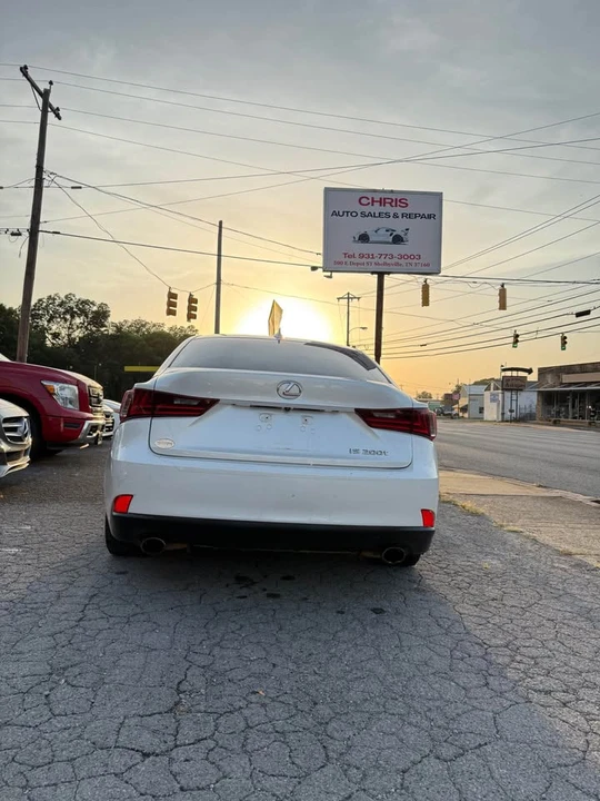 2016 Lexus IS - Image 4 of 20