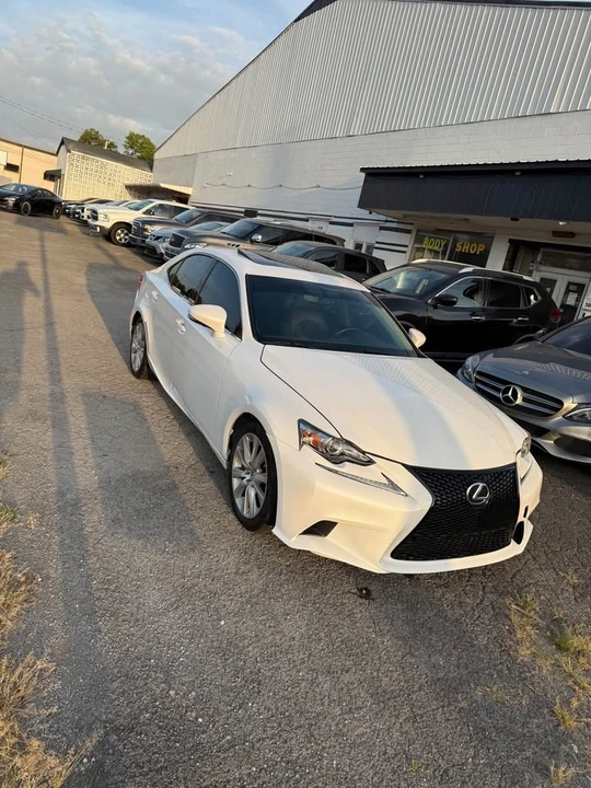 2016 Lexus IS - Image 2 of 20