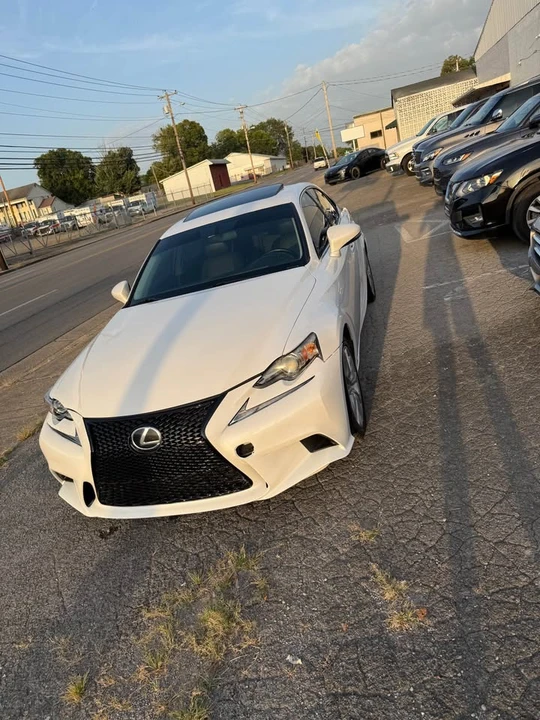 2016 Lexus IS - Image 3 of 20