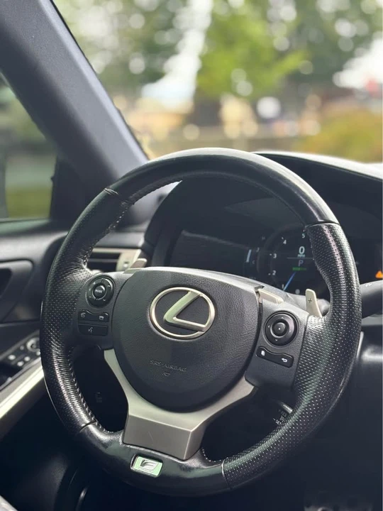 2016 Lexus IS 3rd Gen - Image 19 of 20