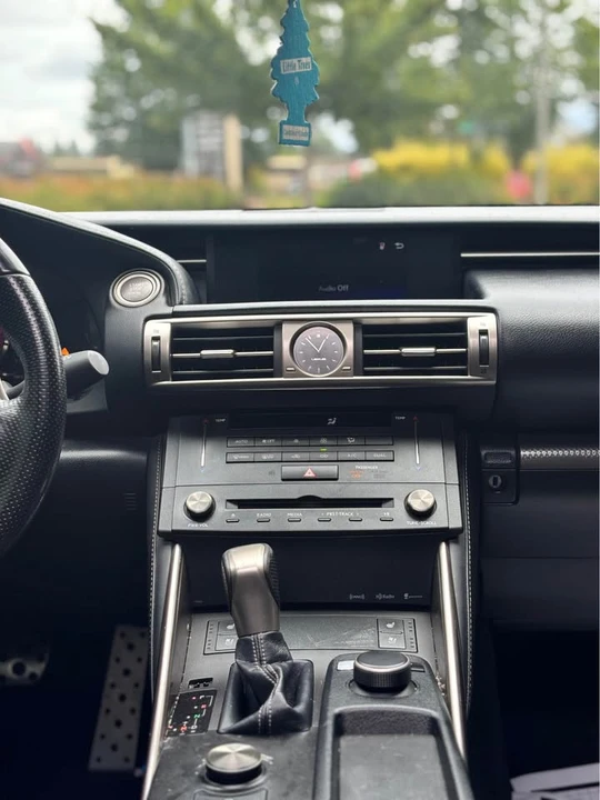 2016 Lexus IS 3rd Gen - Image 17 of 20