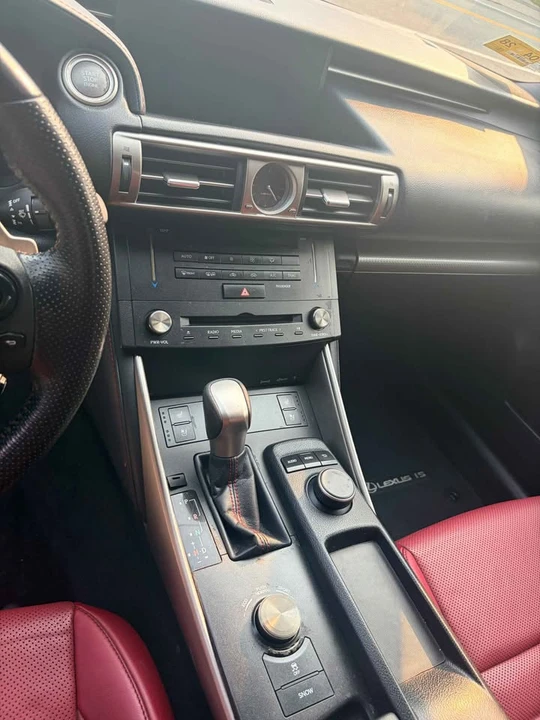 2016 Lexus IS 3rd Gen - Image 8 of 11