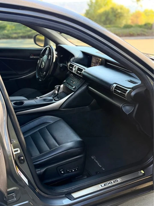 2016 Lexus IS 3rd Gen - Image 9 of 20