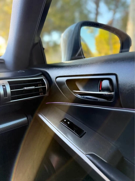 2016 Lexus IS 3rd Gen - Image 17 of 20