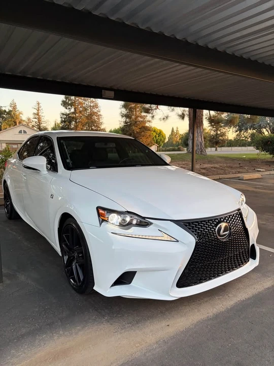 2016 Lexus IS 3rd Gen - Image 10 of 20