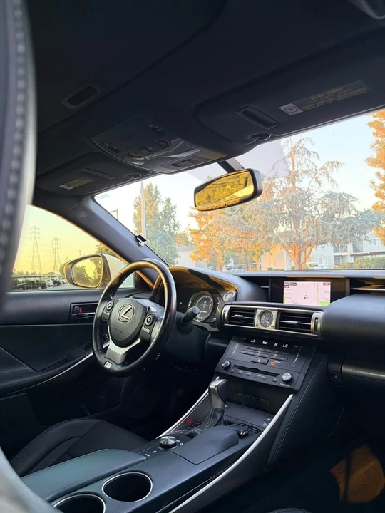 2016 Lexus IS 3rd Gen - Image 17 of 20