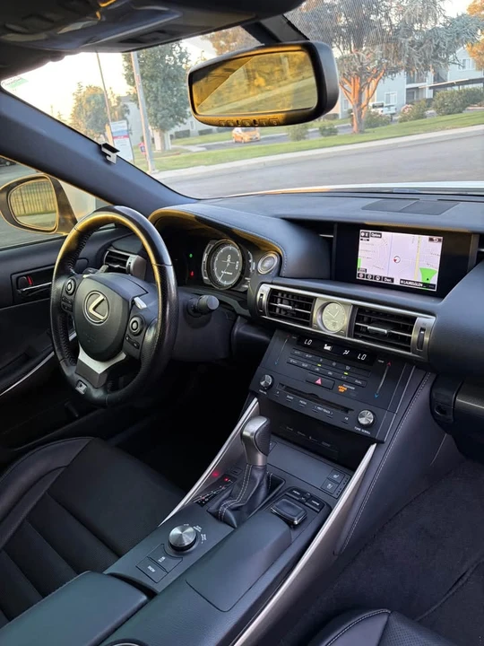2016 Lexus IS 3rd Gen - Image 15 of 20