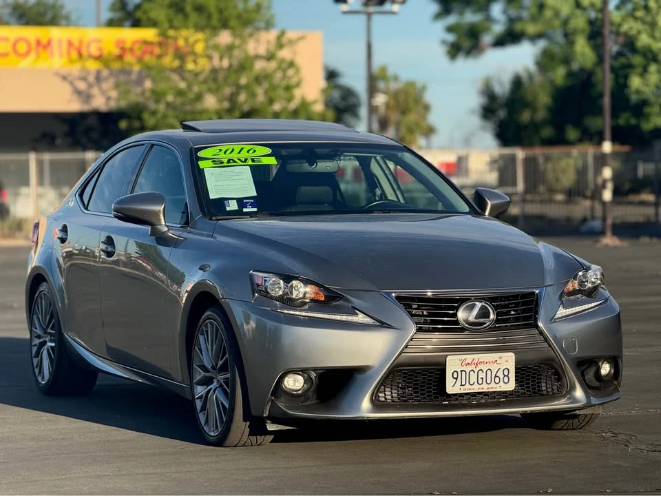 2016 Lexus IS 3rd Gen - Image 18 of 20