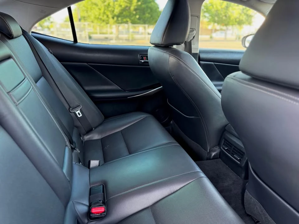 2016 Lexus IS 3rd Gen - Image 17 of 20