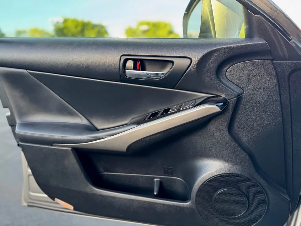 2016 Lexus IS 3rd Gen - Image 8 of 20
