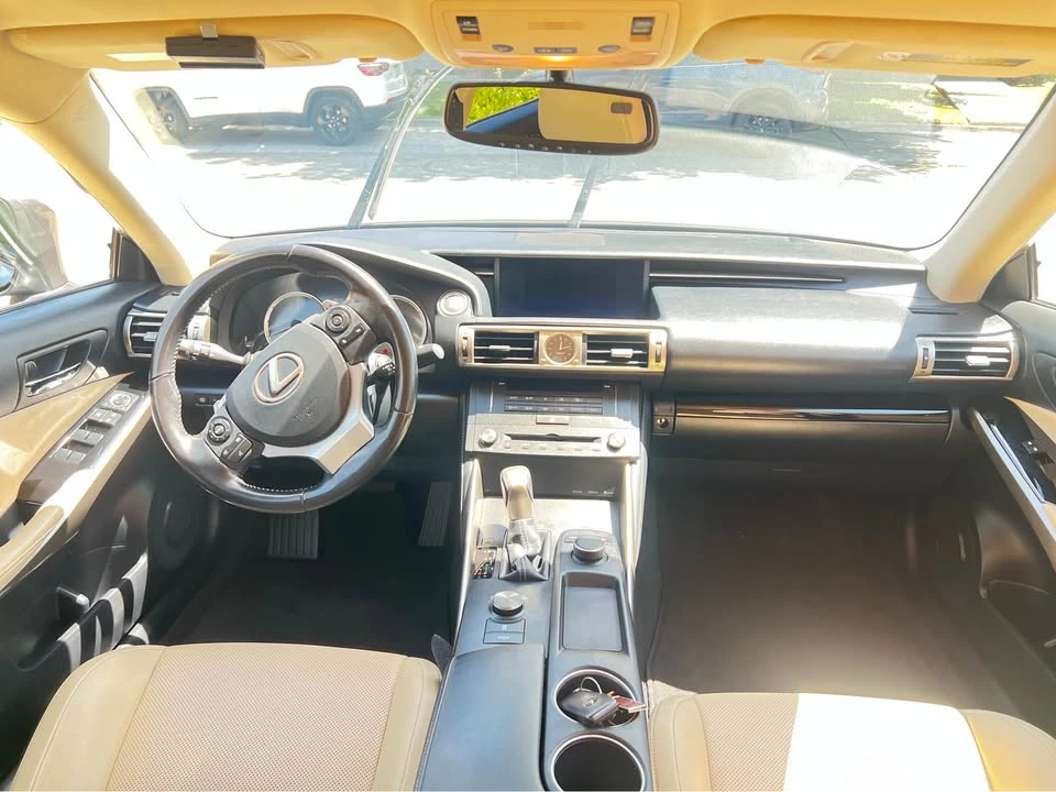 2016 Lexus IS 3rd Gen - Image 4 of 8