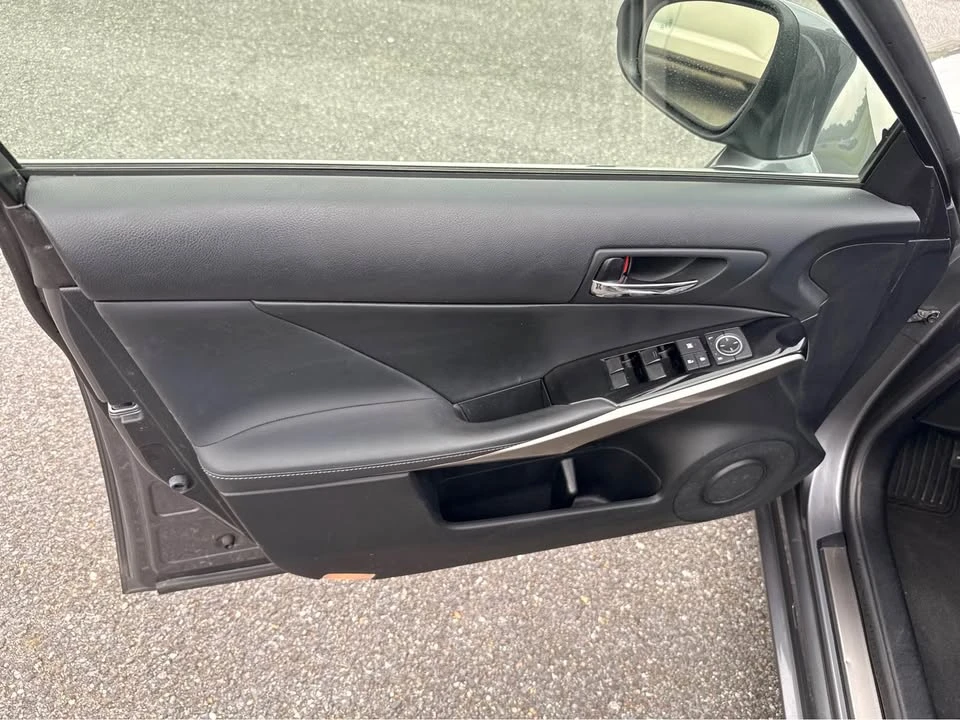 2016 Lexus IS 3rd Gen - Image 15 of 20