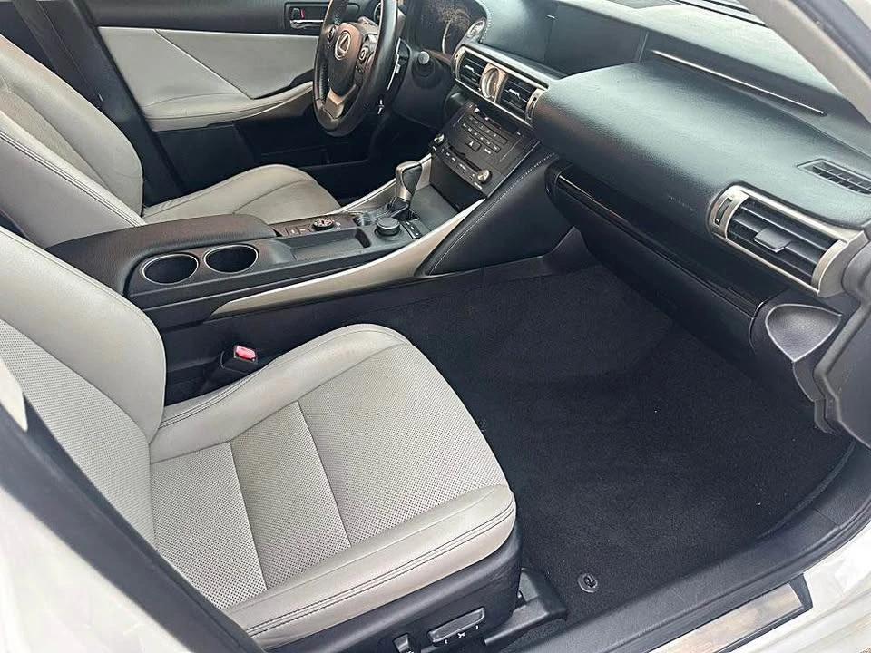 2016 Lexus IS 3rd Gen - Image 5 of 9