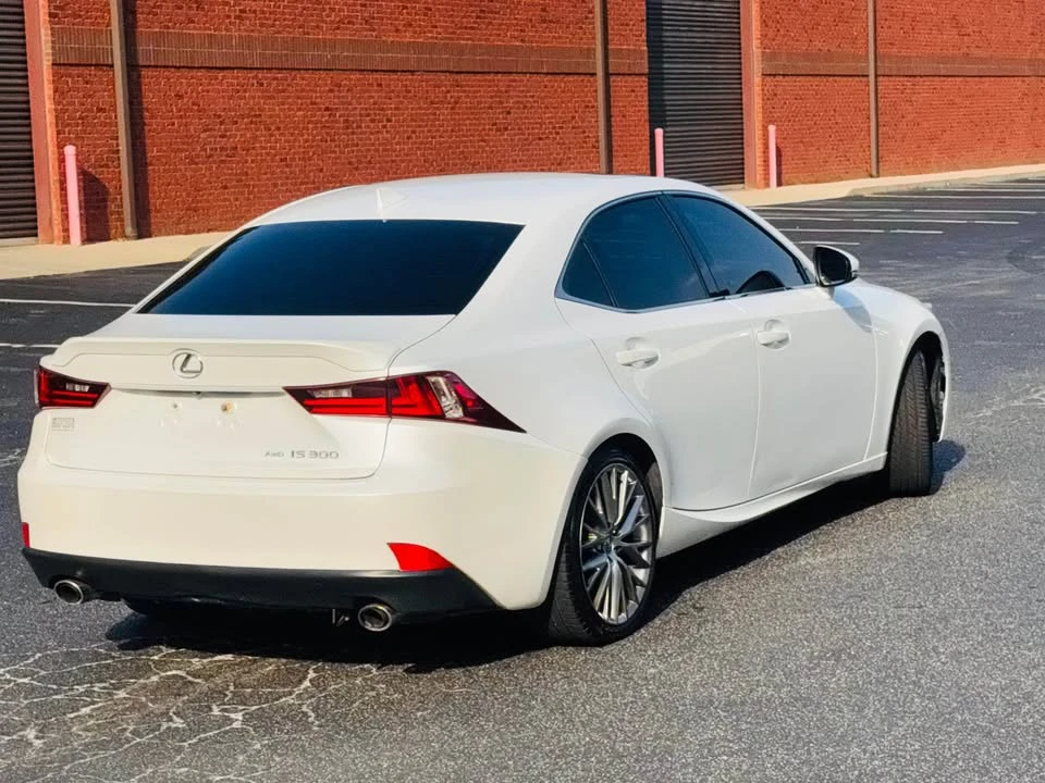 2016 Lexus IS 3rd Gen - Image 8 of 11