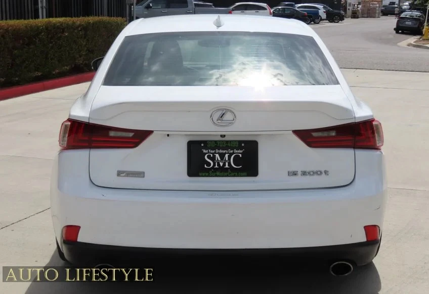 2016 Lexus IS 3rd Gen - Image 12 of 31