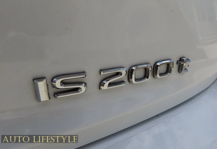 2016 Lexus IS 3rd Gen - Image 18 of 31