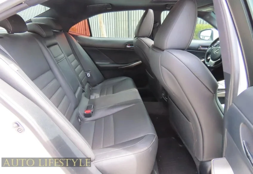 2016 Lexus IS 3rd Gen - Image 30 of 31