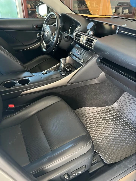 2016 Lexus IS 3rd Gen - Image 6 of 8
