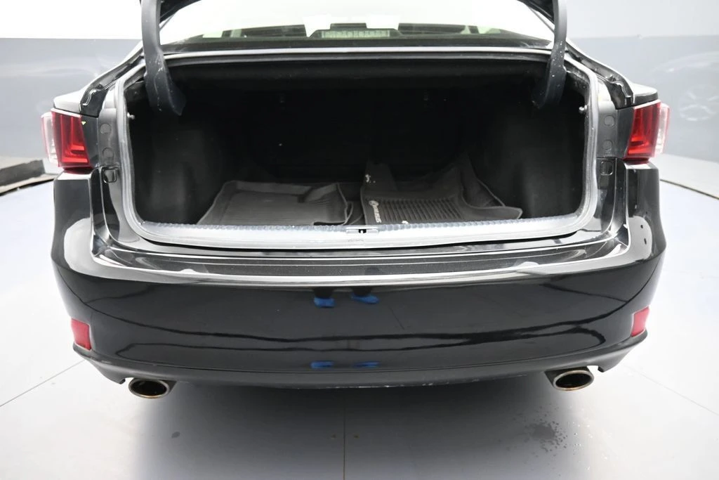 2016 Lexus IS 3rd Gen - Image 23 of 31