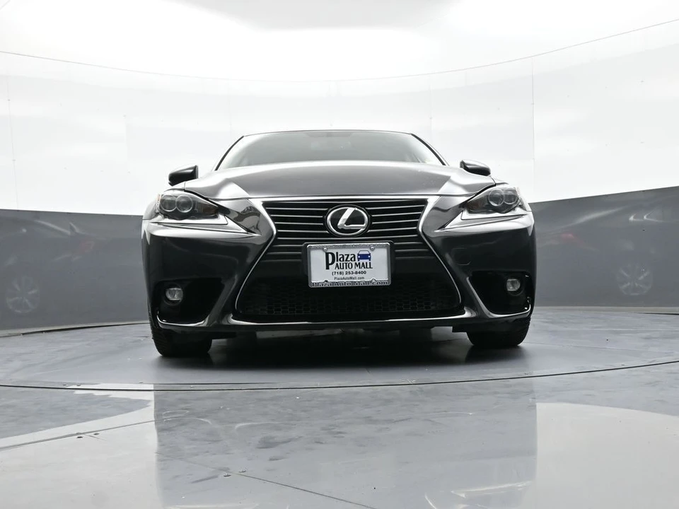 2016 Lexus IS 3rd Gen - Image 28 of 31